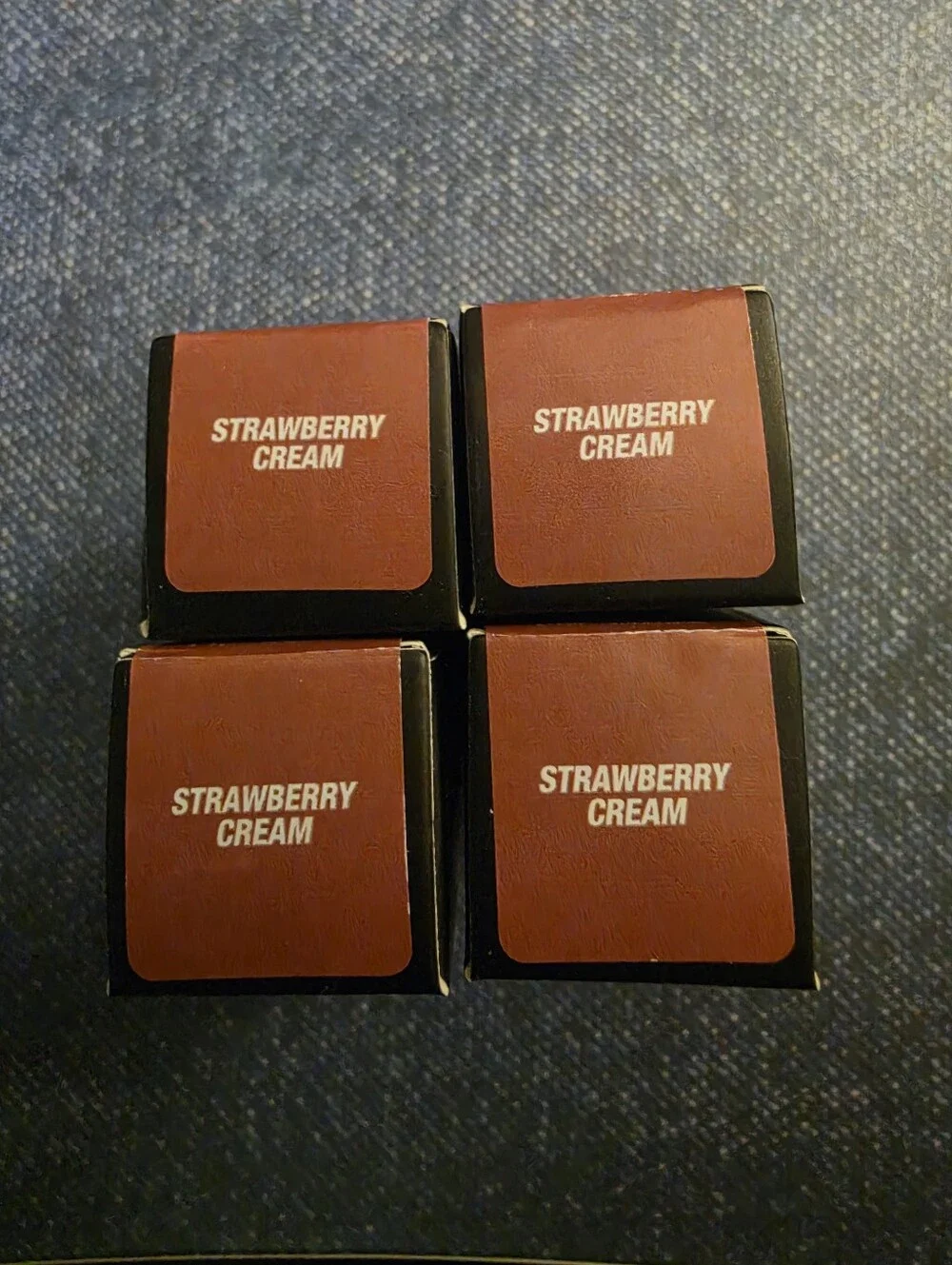 HUDA BEAUTY lightweight liquid